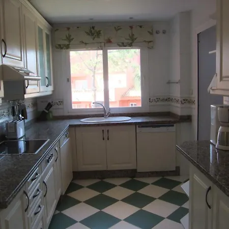 Apartment Beach In Elviria Marbella, Great Location With The Beach On Your Door Step